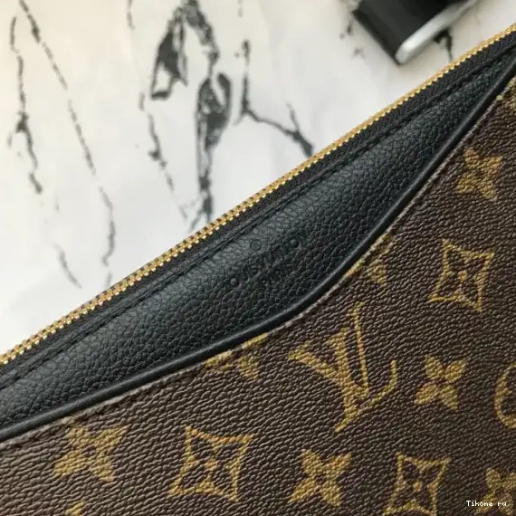 Cheap CASE BEAUTY Louis Vuitton PALLAS 0527